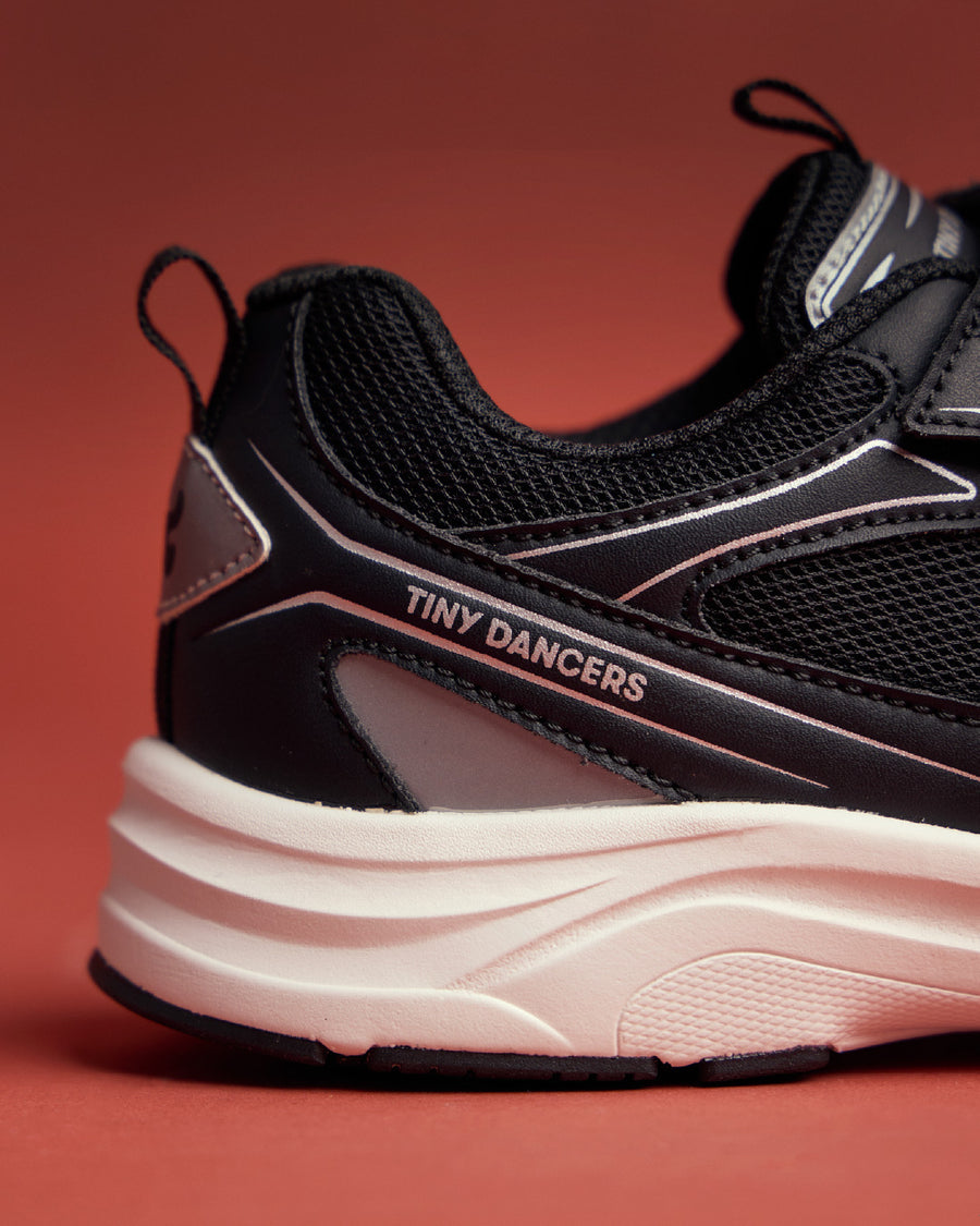Soft level midsole with rubber outsole