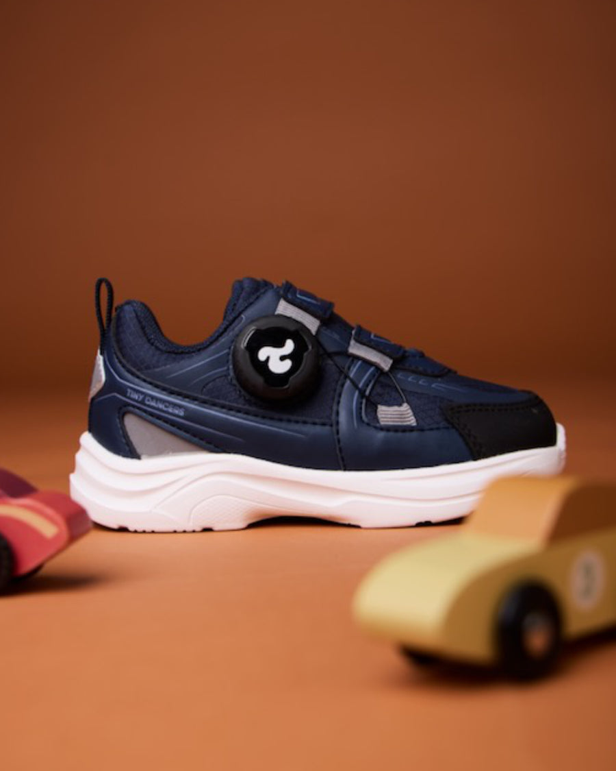 Flexible level outsole